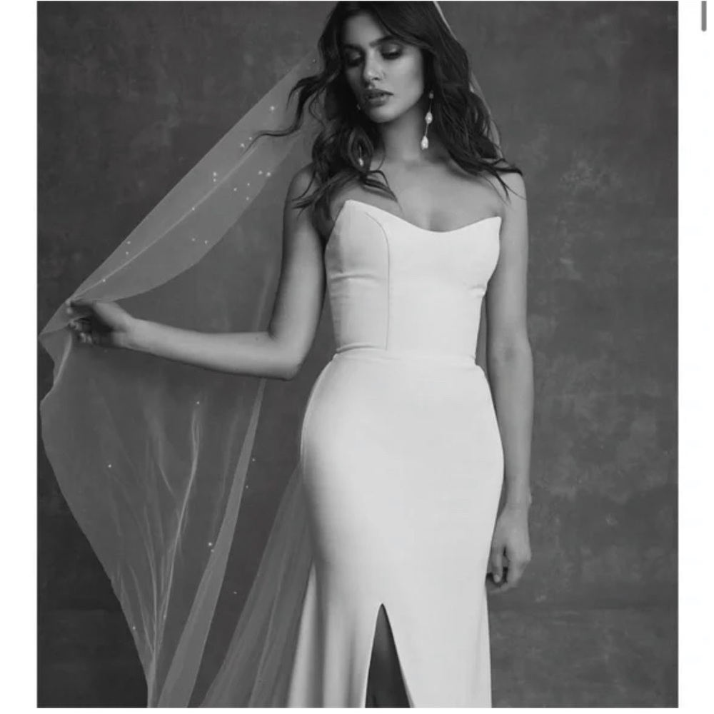 *NEVER WORN* Martina Veil by Sarah Seven